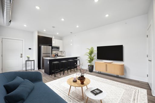 Beautiful 1b/1b, with Roof Top Deck Access! – photo 1