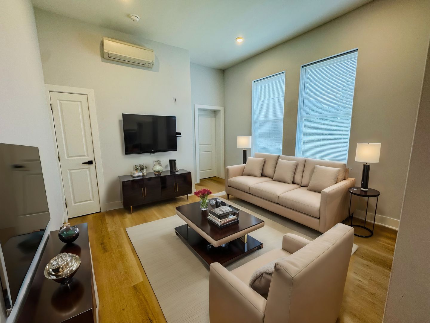 Philadelphia Apartment: 882 N 41