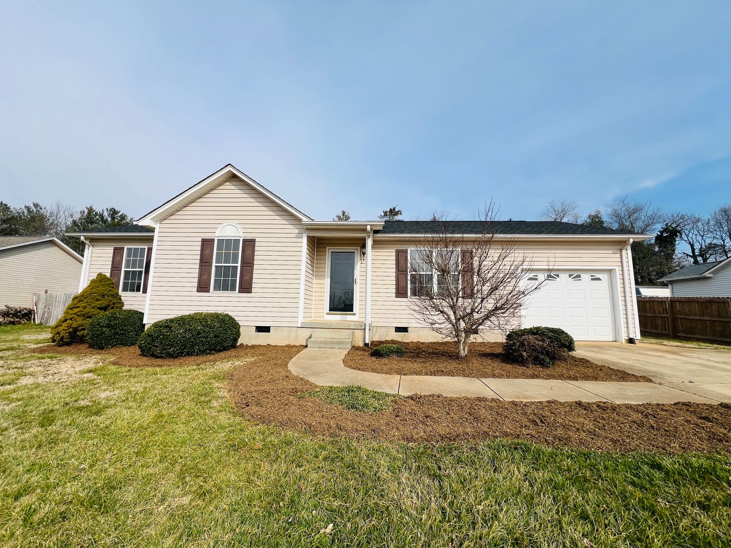 Newton House: 2050 Rocketts Way