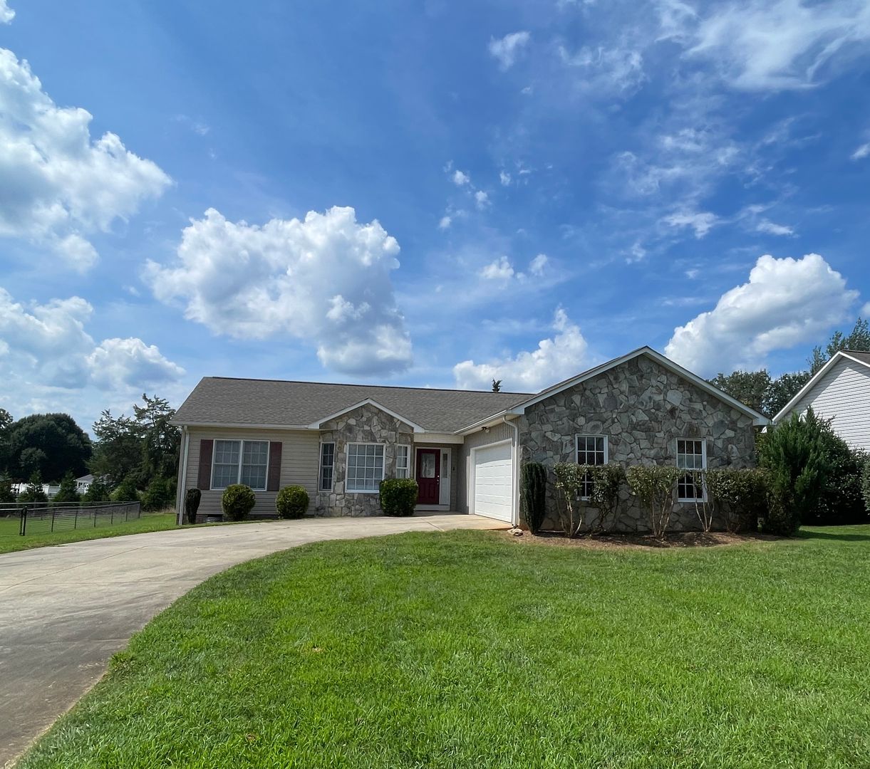 Conover House: 1444 Farmington Hills Drive