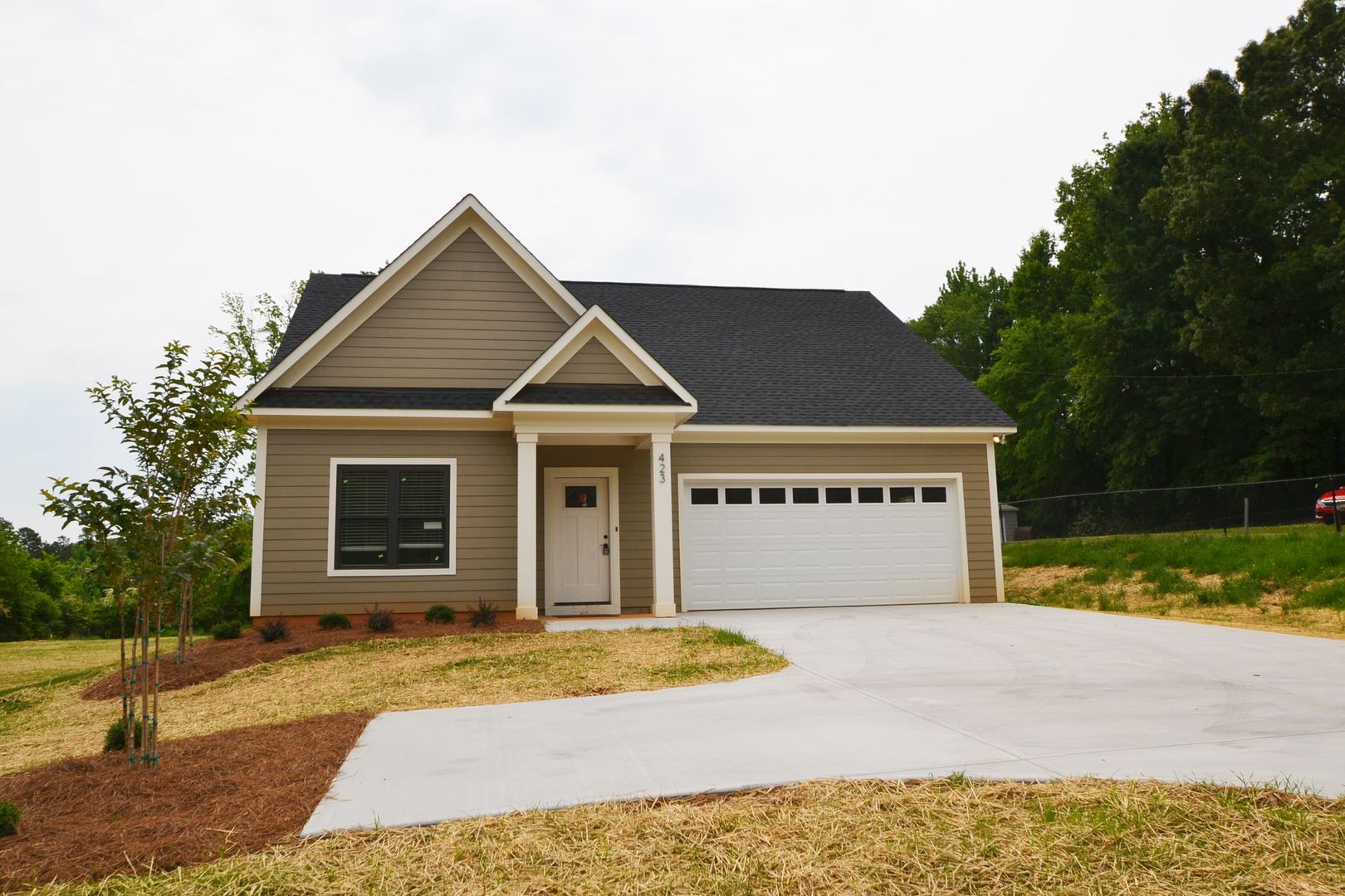 Dallas House: 423 Dallas Stanley Hwy