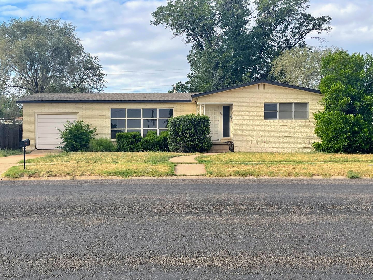 Snyder House: 2401 42nd Street