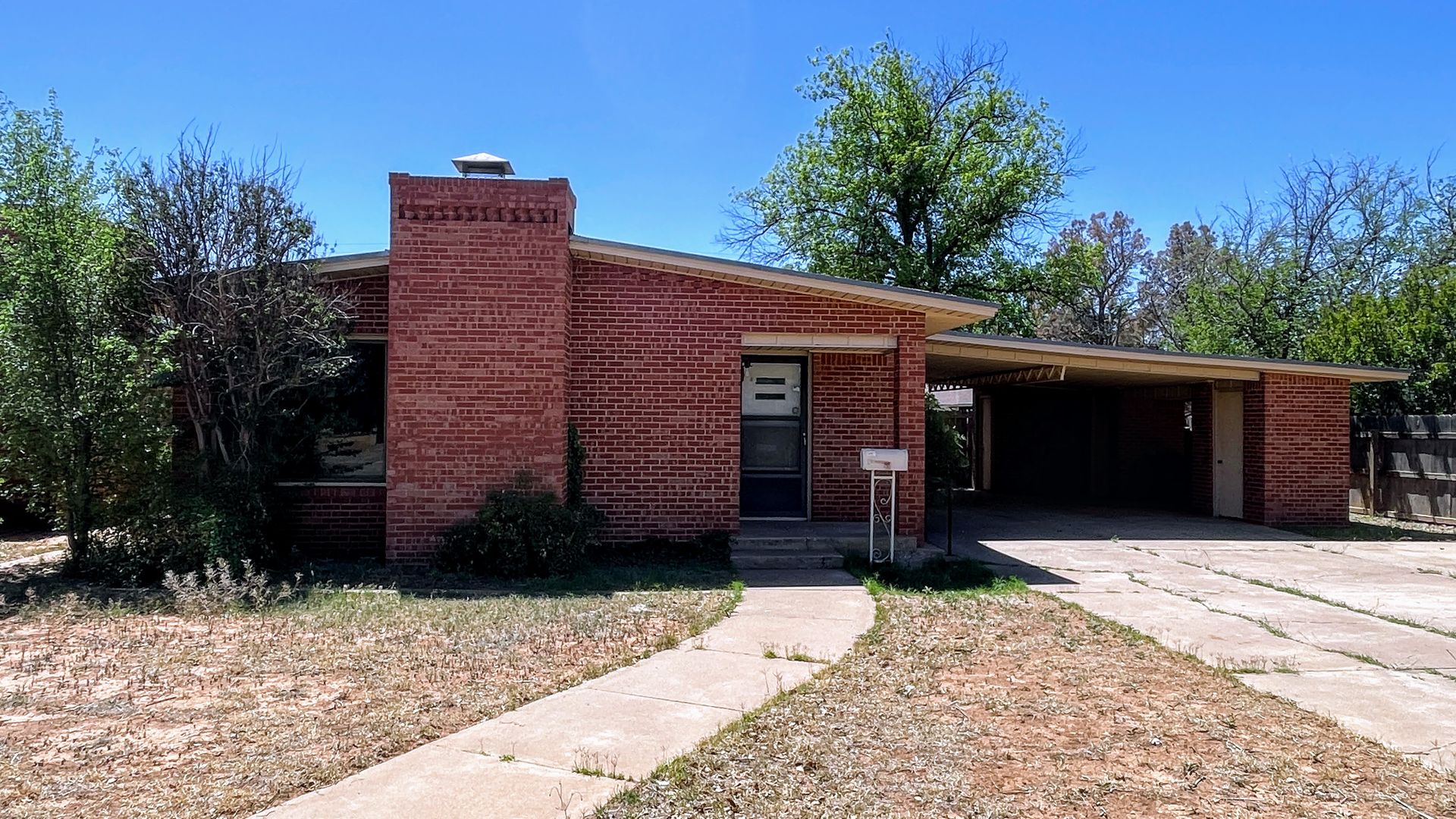 Lamesa House: 803 N. 18th Street