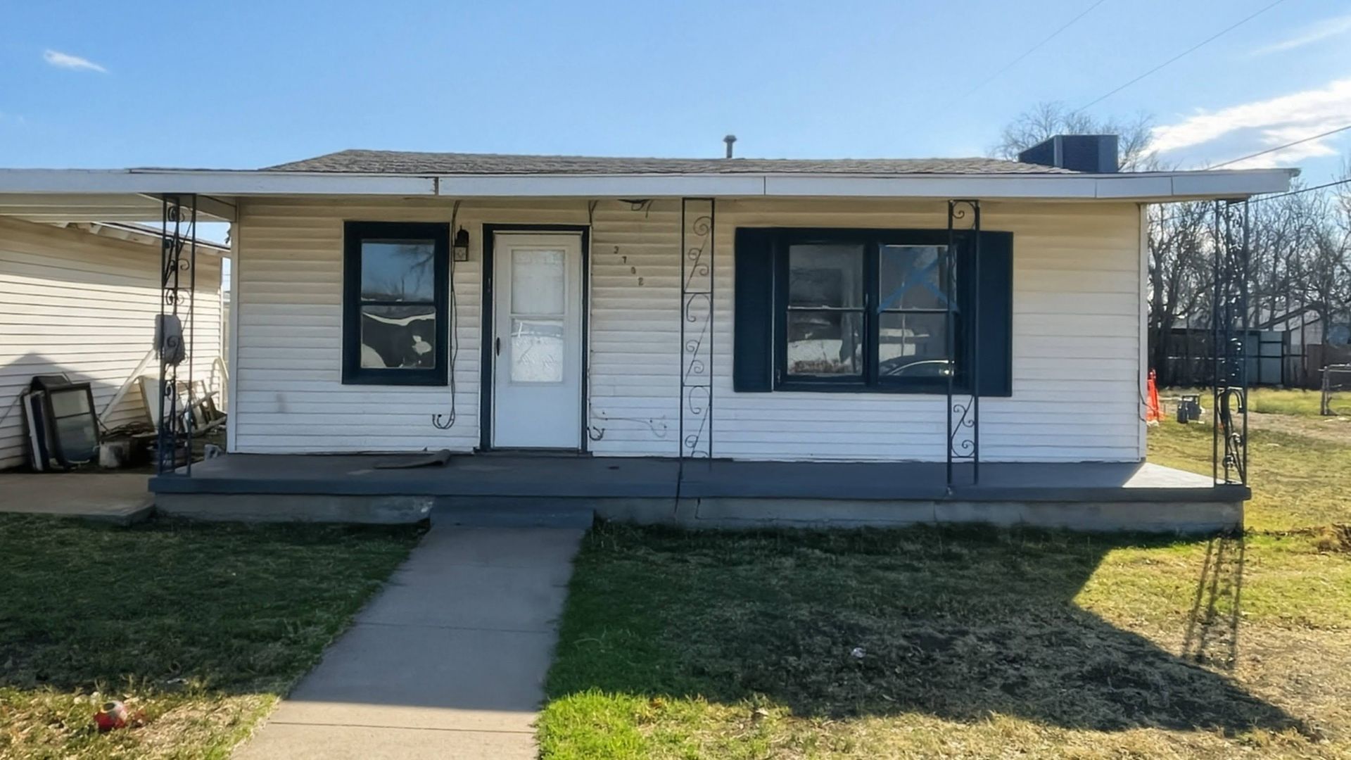 Snyder House: 3702 Beaumont Avenue