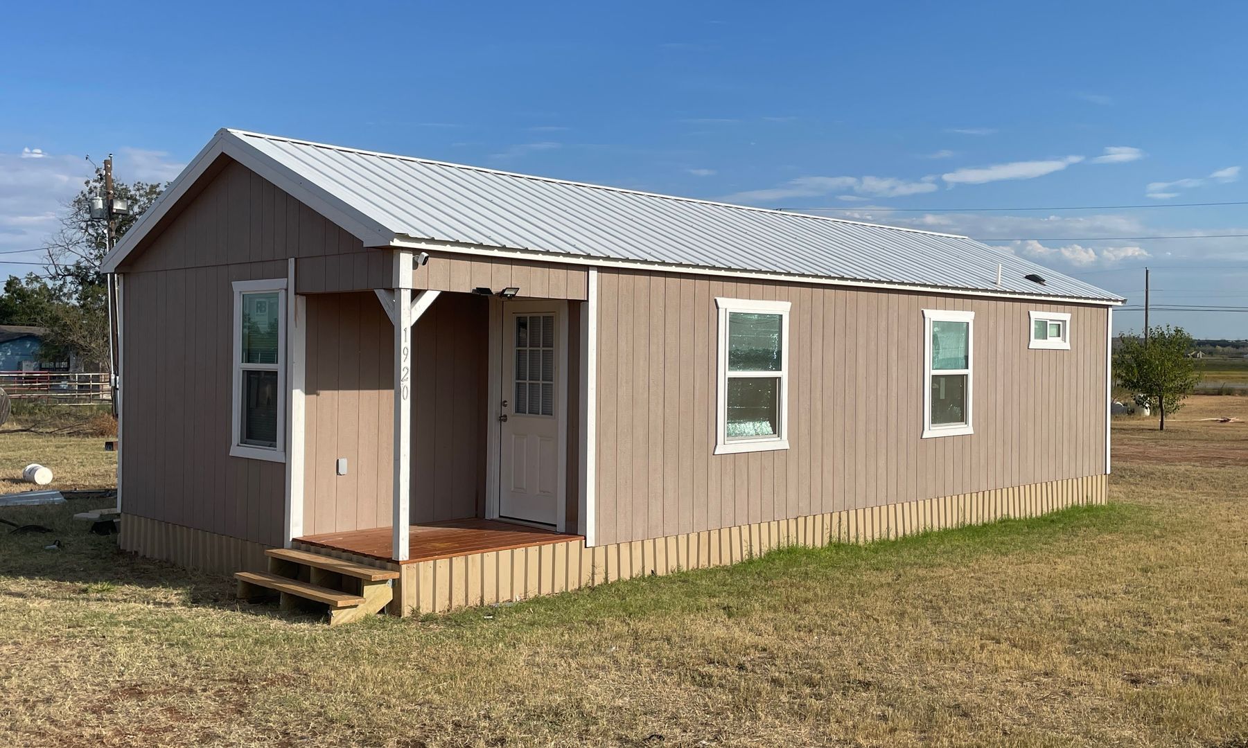 Sunset‑Side Mini Home – Your Cozy Retreat on the Edge of Town