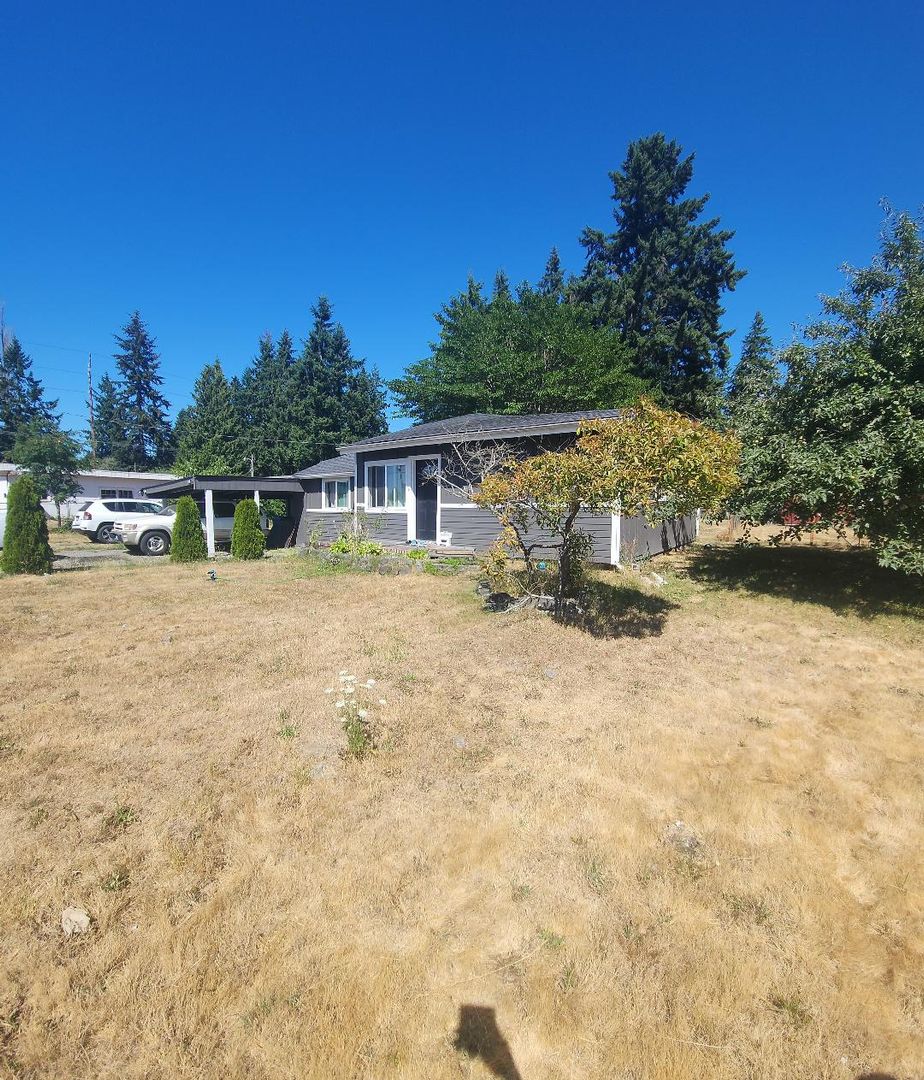 Tacoma Townhome: 231 Military Rd E.