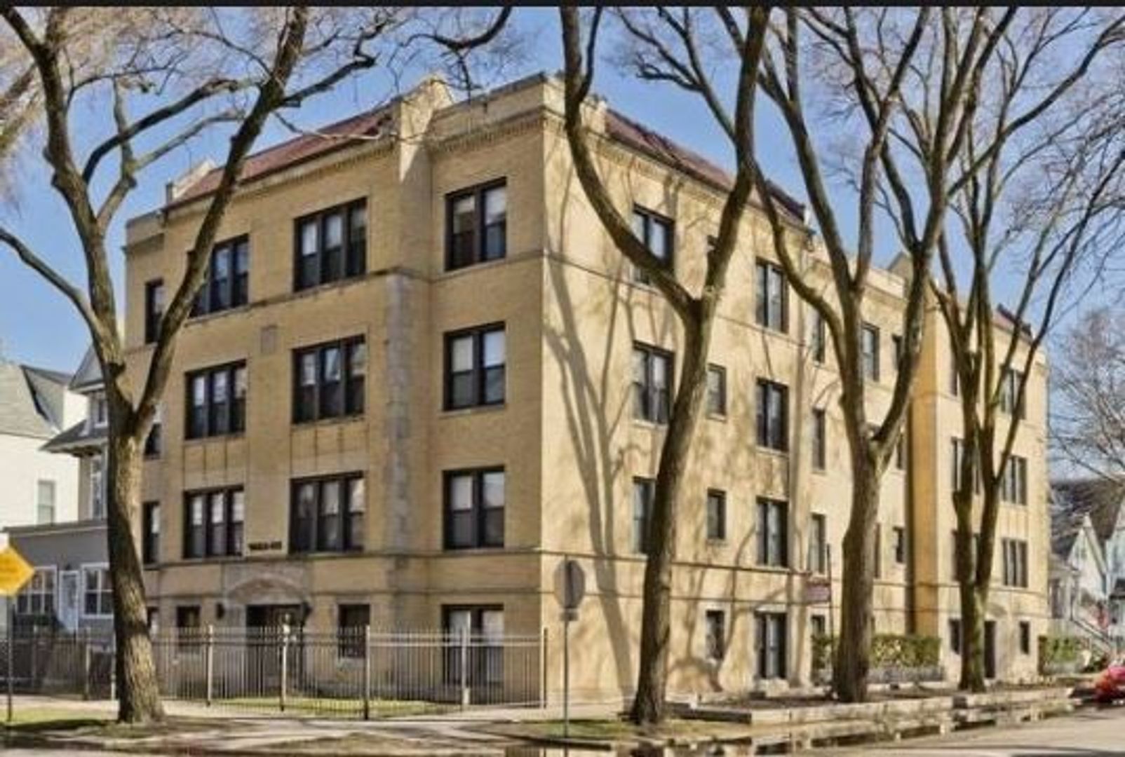 Chicago Apartment: 1623-25 W. Grace St.