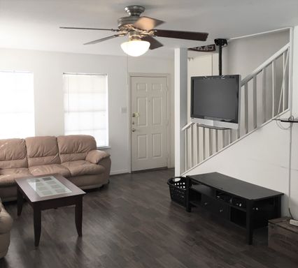 4511 Avenue B, Unit B – photo 1