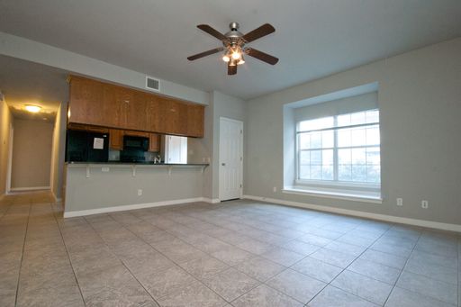 Sandstone Apartments #102 – photo 1