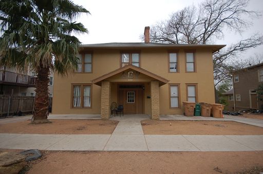 909 W 22nd Street – photo 1