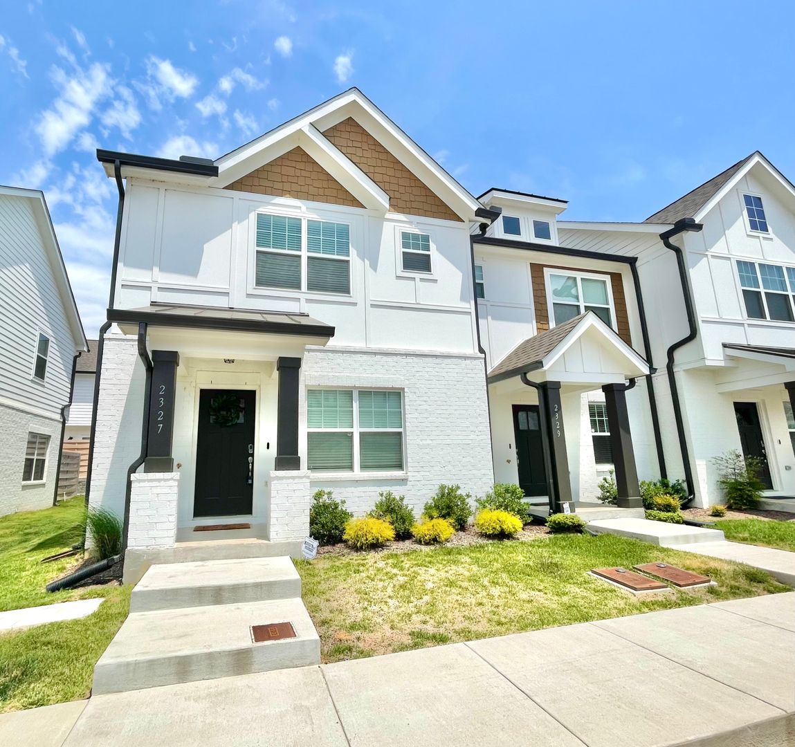 FURNISHED (or not) Like New 2020 Build Old Hickory Townhouse! Pet Friendly! Pool!  Gym!!