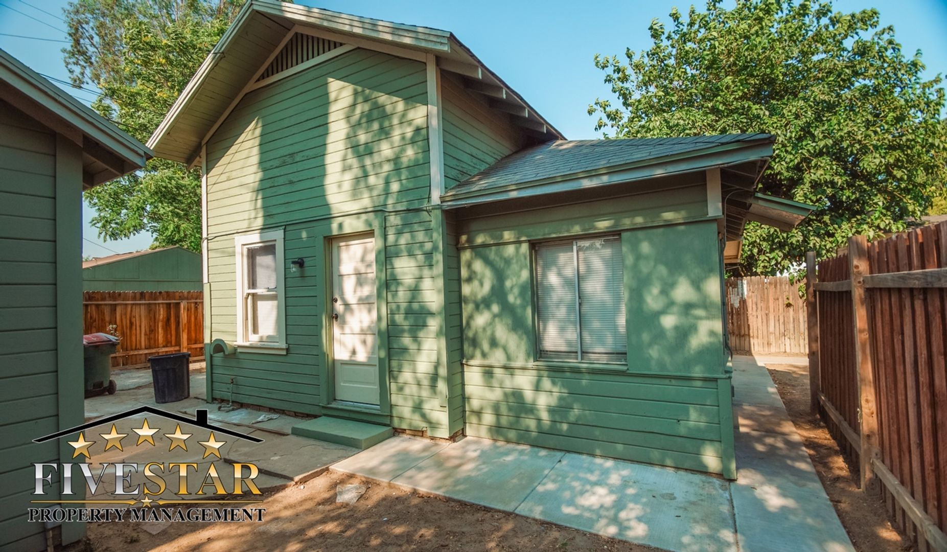BAKERSFIELD Apartment: 1902 BANK ST