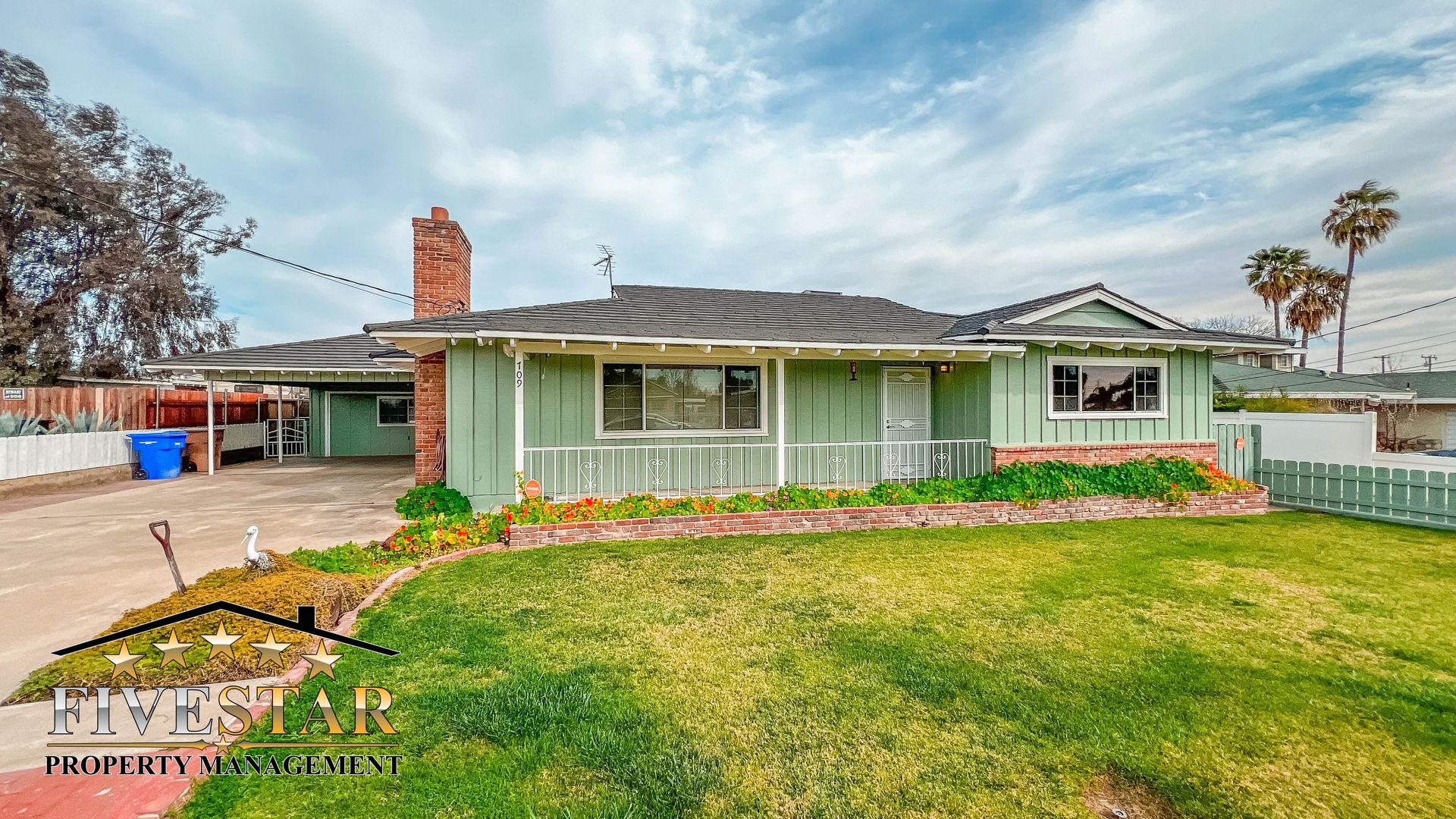Bakersfield House: 709 Park Dr