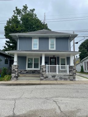 4 Bedroom Home Near Downtown Goshen – photo 1