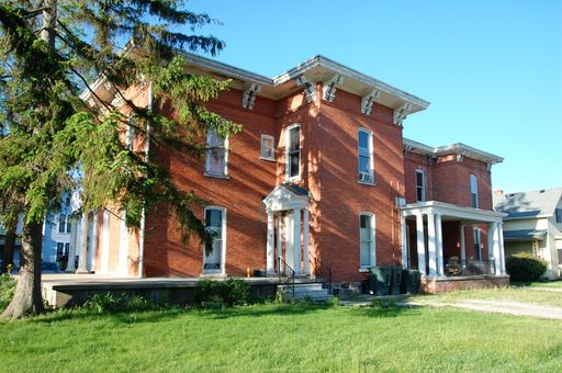 Beautiful Renovated Large 1-Bedroom Apartment in Historic Downtown Goshen – photo 1