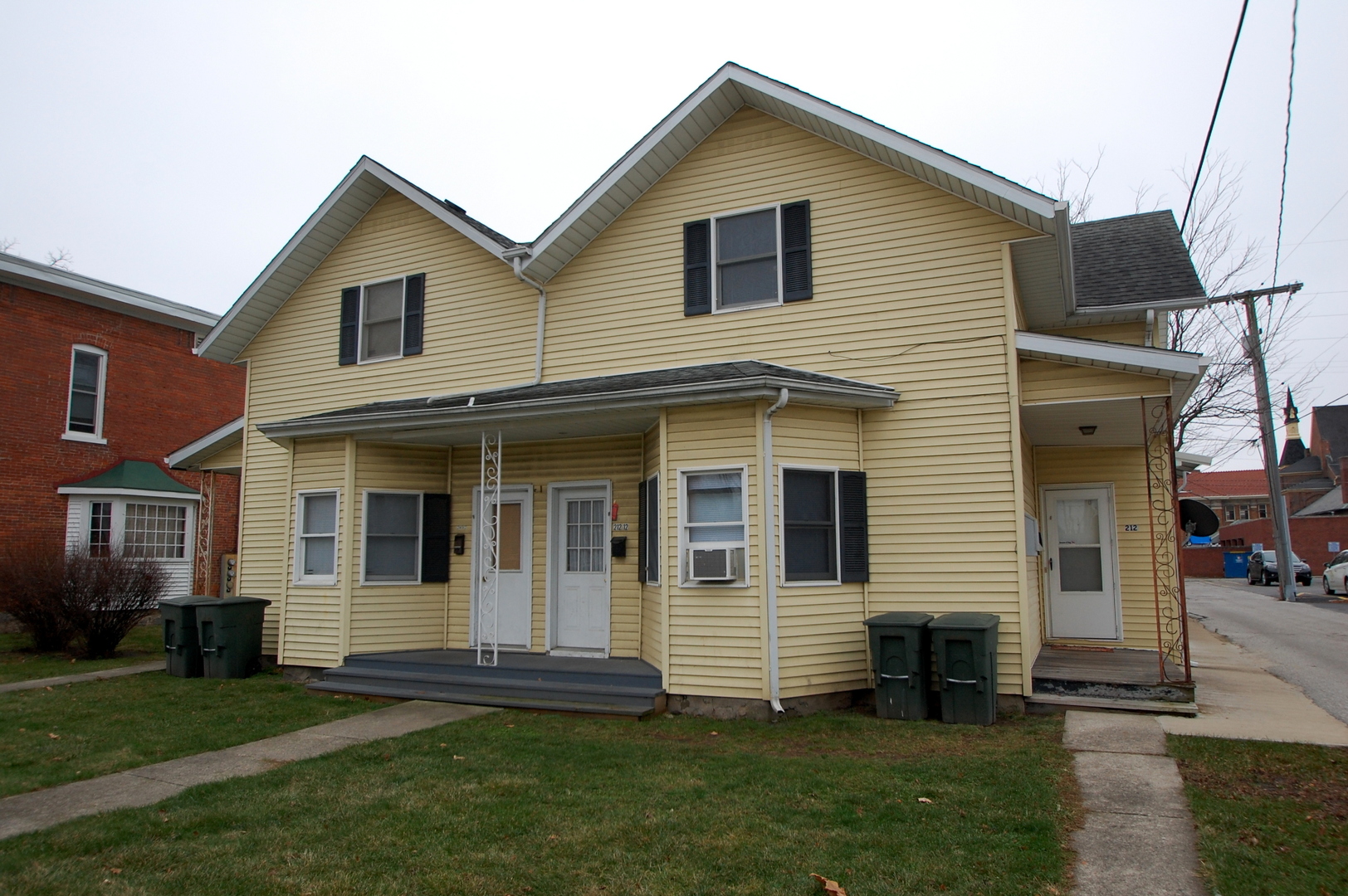 Goshen Apartment: 212/1/2 E. Washington Street