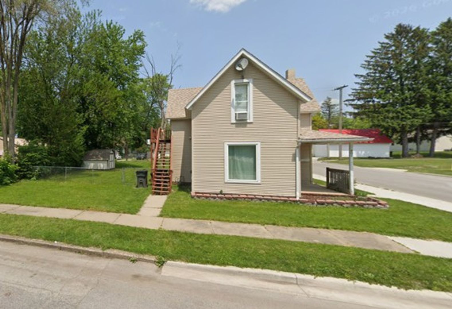 Goshen Apartment: 401 1/2 Queen Street