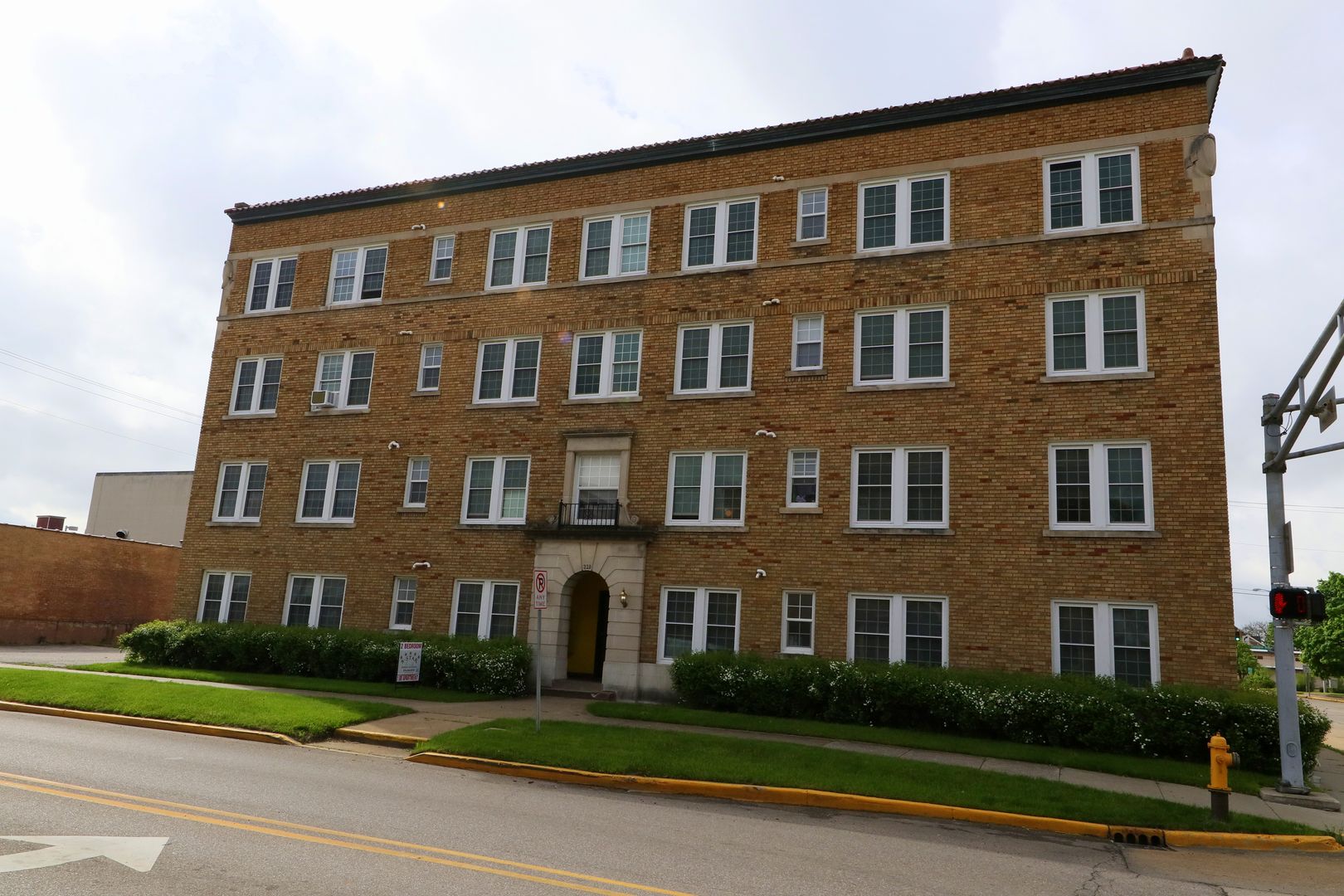 Elkhart Apartment: 229 W Jackson Blvd Apt 2B