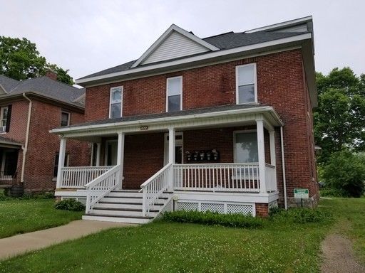 Nice 2 Bedroom Apartment Near Downtown Available