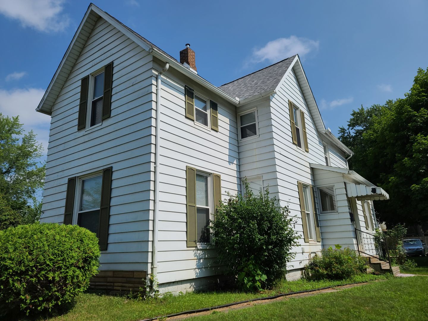 Elkhart Apartment: 1217 1/2 E Jackson Blvd