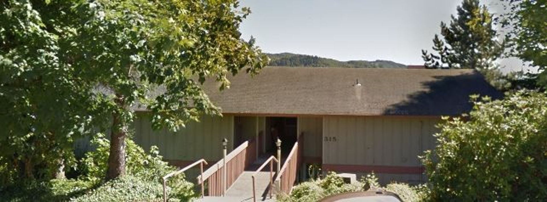 Montesano Apartment: 315 East Broadway Avenue