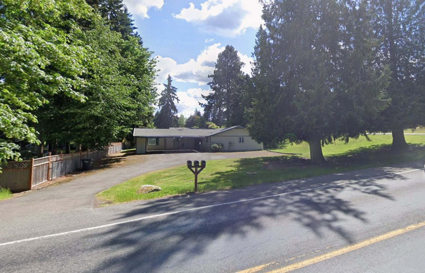 Puyallup Apartment: 6402, 6404 and 6406 104th Street E.