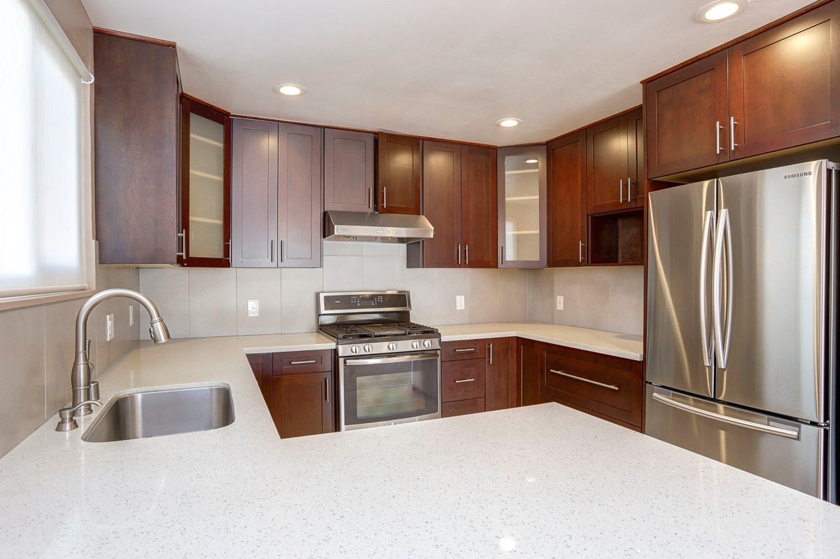 Daly City House: 294 Lincoln Avenue