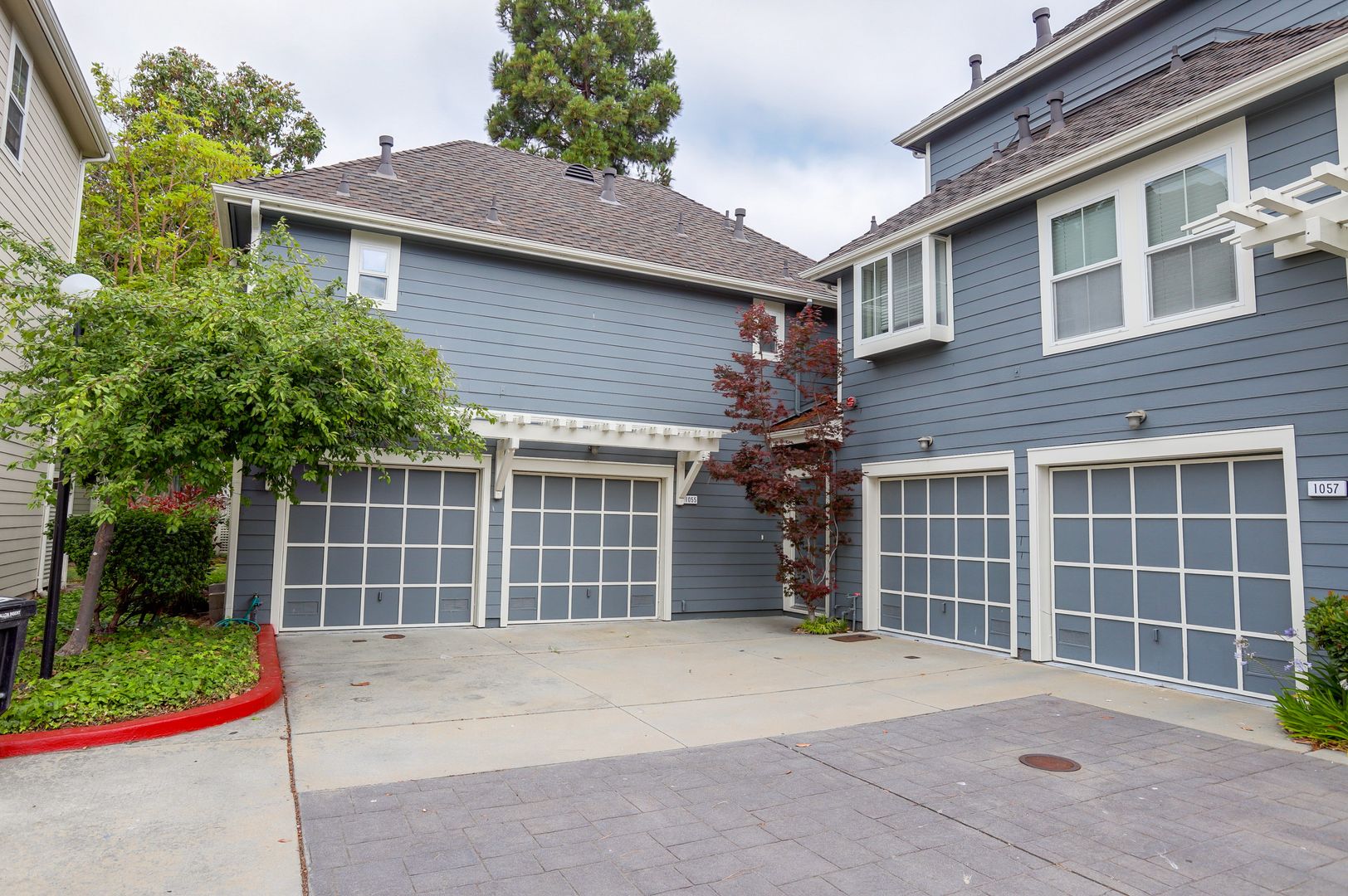 Foster City Townhome: 1055 Hull Ln