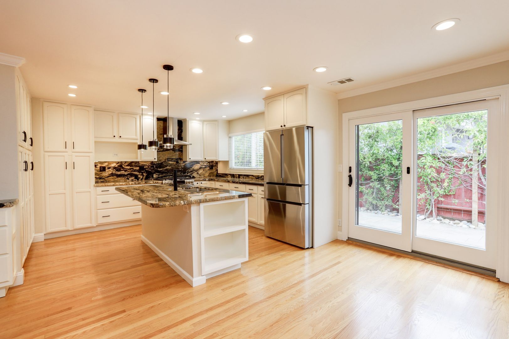Belmont House: 1048 Lassen Dr