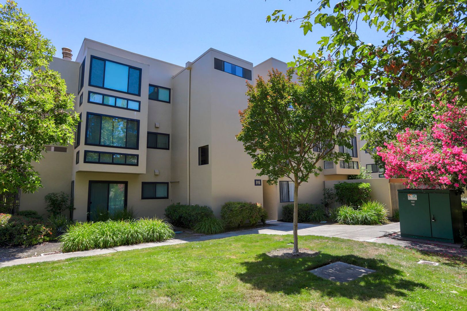 Foster City Condo: 916 Beach Park Blvd # 67