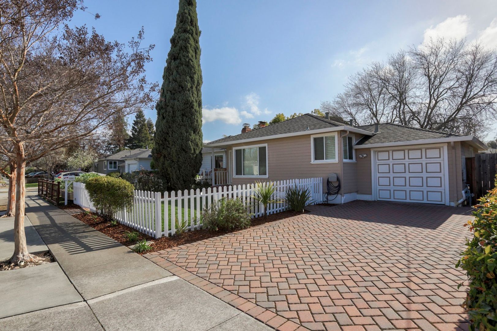 Redwood City House: 130 Nimitz Avenue