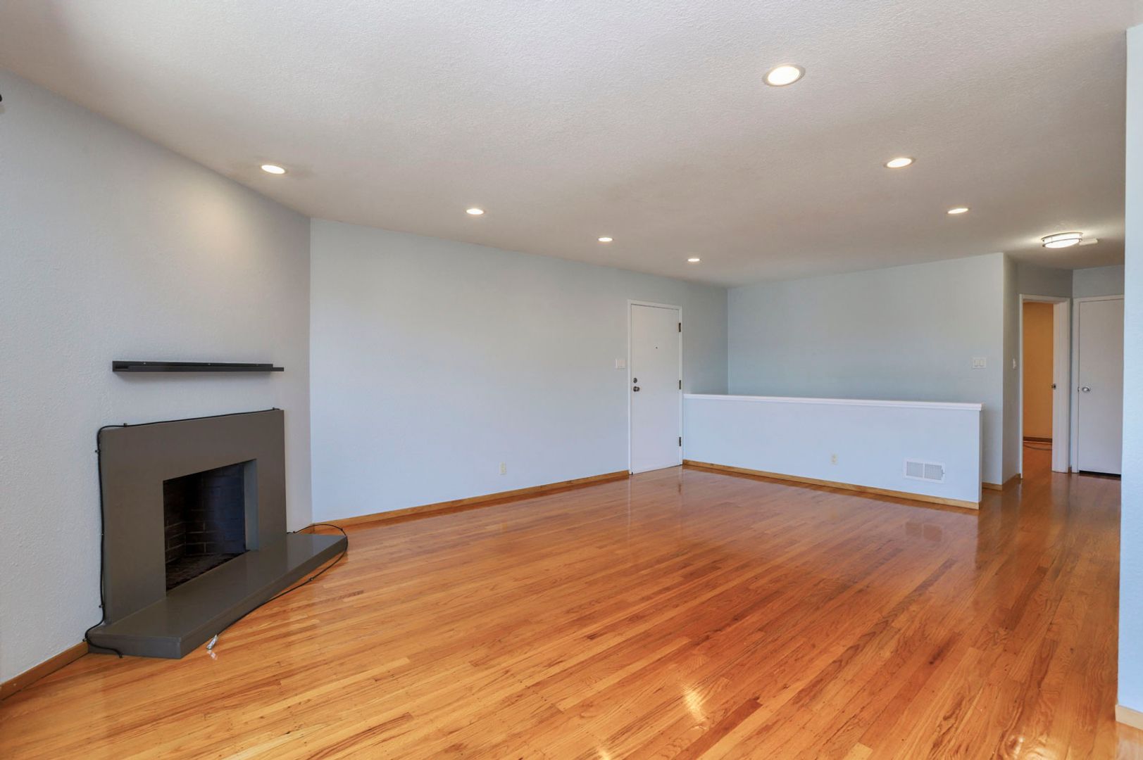 Daly City House: 88 Canterbury Ave