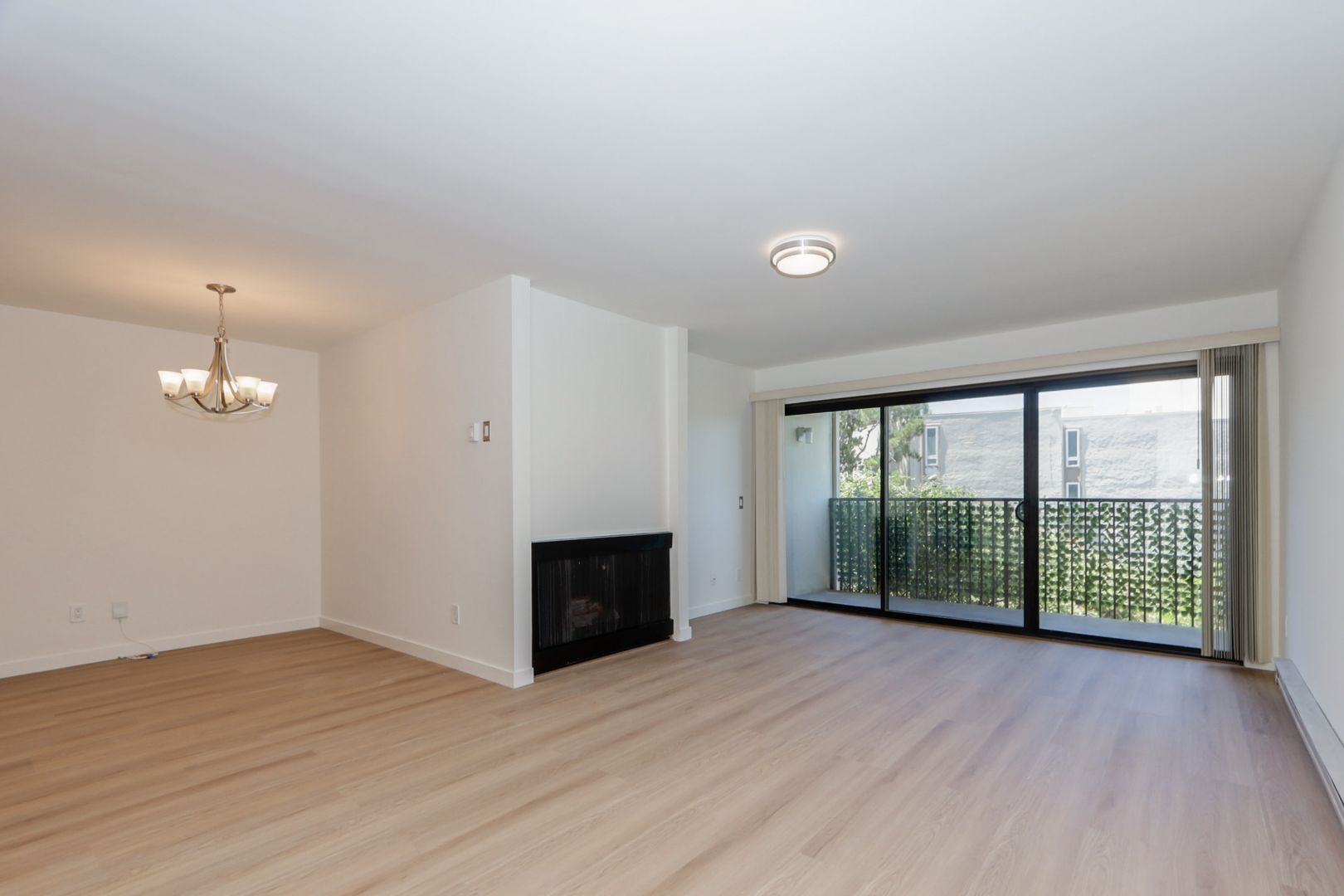 Millbrae Condo: 380 Vallejo Dr. # 128