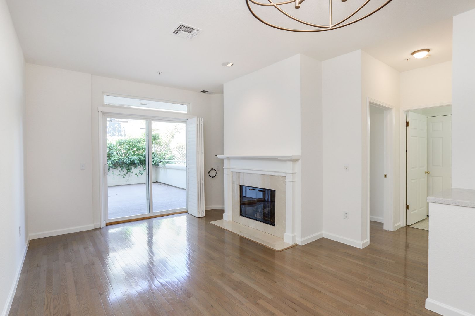 San Mateo Condo: 231 N El Camino Real