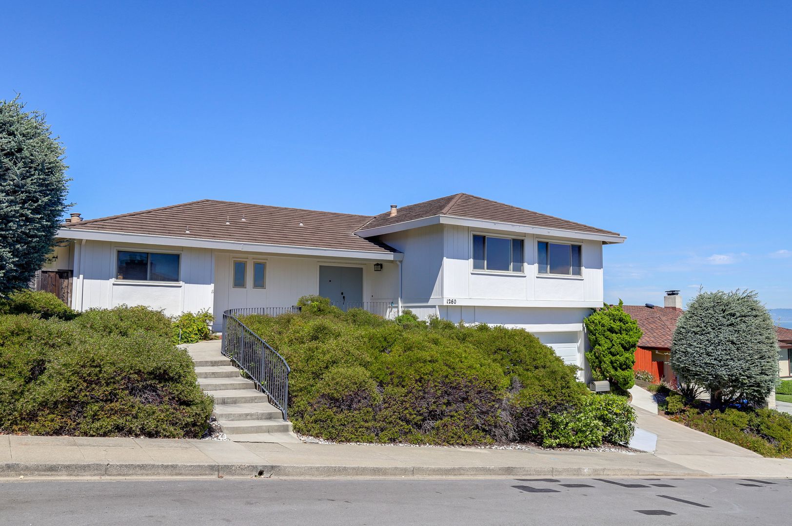 Millbrae House: 1260 Encina Dr