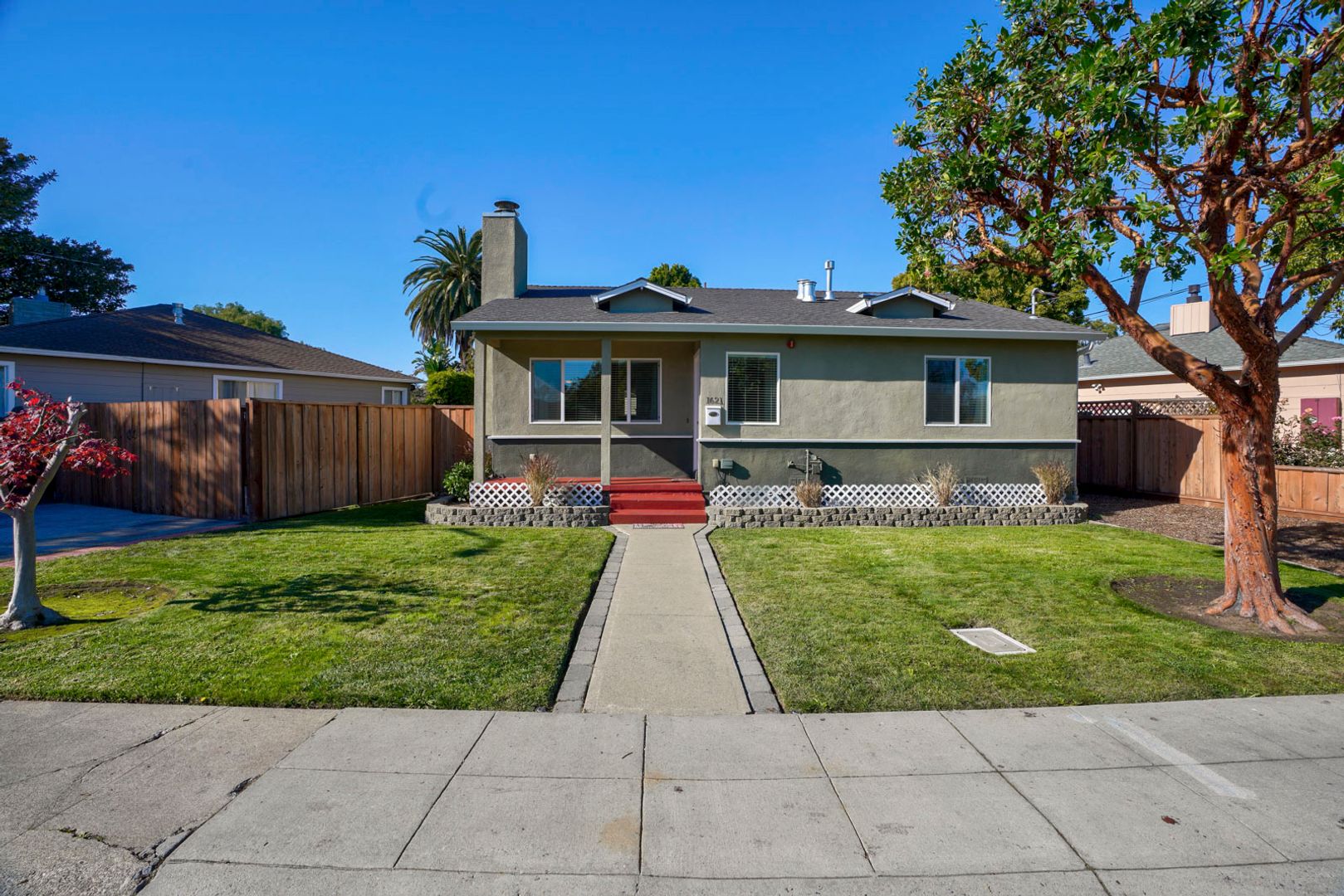 San Mateo House: 1621 Huron Ave