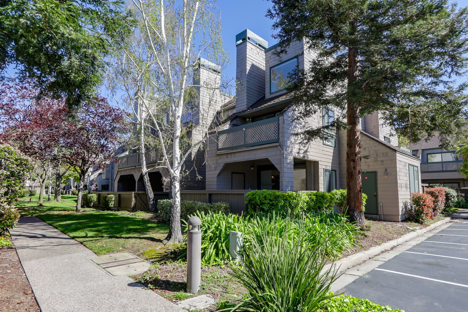 Redwood City Condo: 33 Pelican Ln