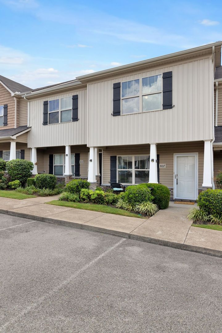 Antioch Townhome: 807 Lower Park Pl