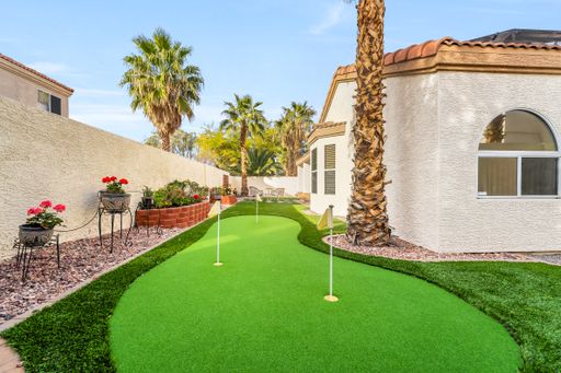 17 Sandwedge Dr, Henderson, NV 89074