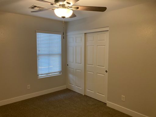 9068 Palomino Park Ct, Las Vegas, NV 89178