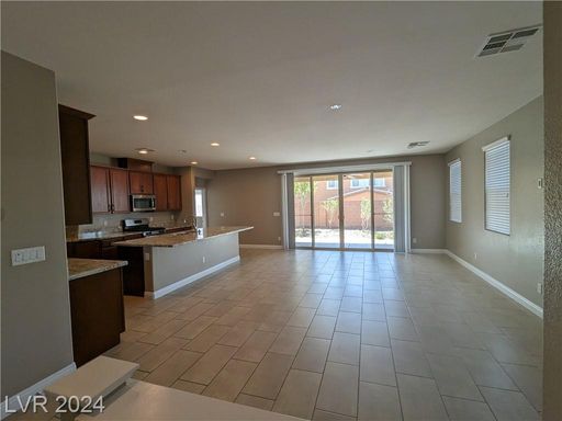 909 Old Creek , North Las Vegas, NV 89084