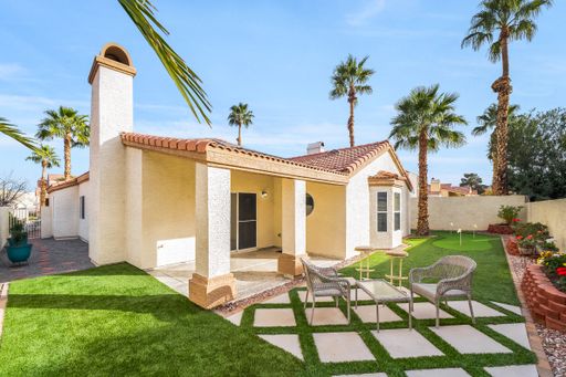 17 Sandwedge Dr, Henderson, NV 89074