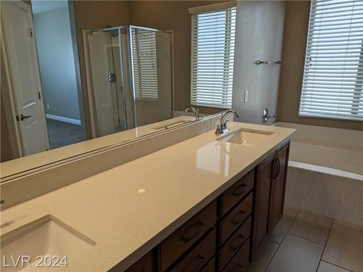 909 Old Creek , North Las Vegas, NV 89084