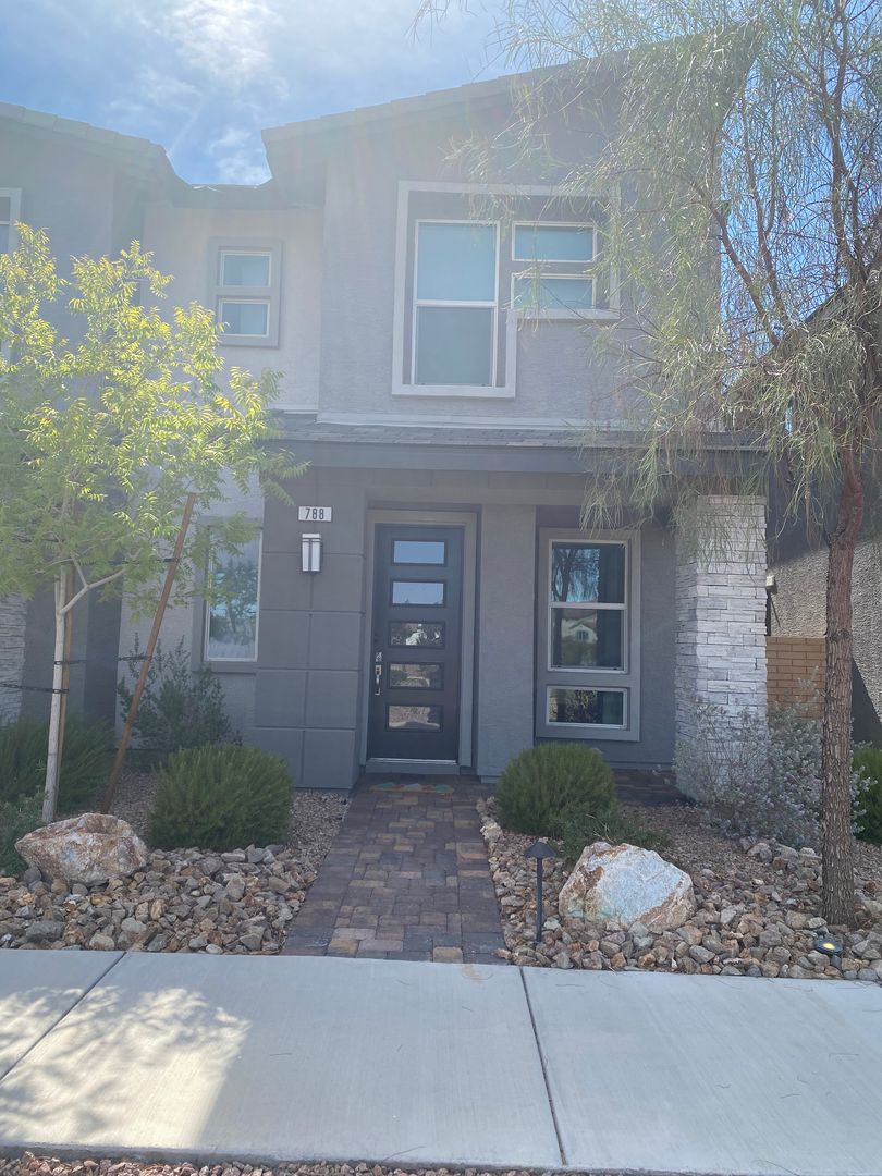 Henderson House: 788 Last Dance Place