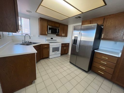 1908 Misty Glade Drive, Las Vegas, NV 89119