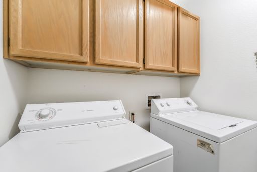 17 Sandwedge Dr, Henderson, NV 89074