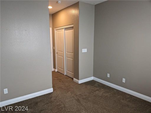 909 Old Creek , North Las Vegas, NV 89084