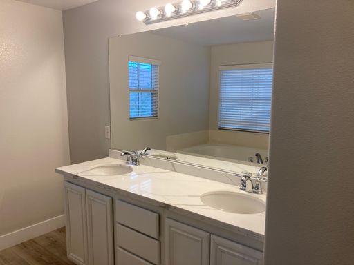 9068 Palomino Park Ct, Las Vegas, NV 89178