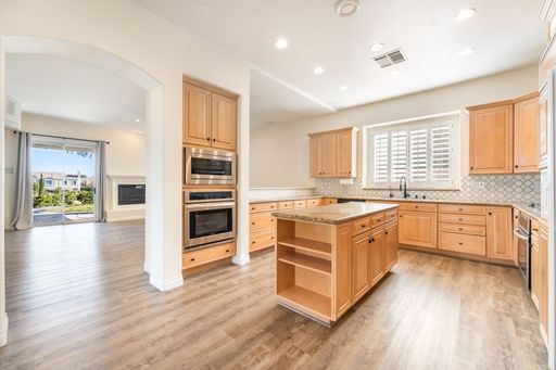 904 Pont Chartrain, Las Vegas, NV 89145