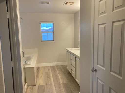 9068 Palomino Park Ct, Las Vegas, NV 89178